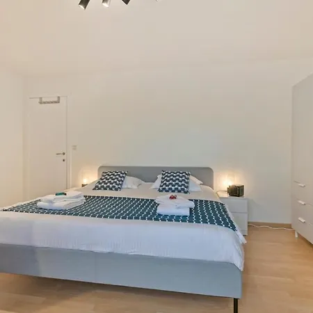 Huswell - Summer-house With Sunny Garden Nearby Holiday home Knokke-Heist