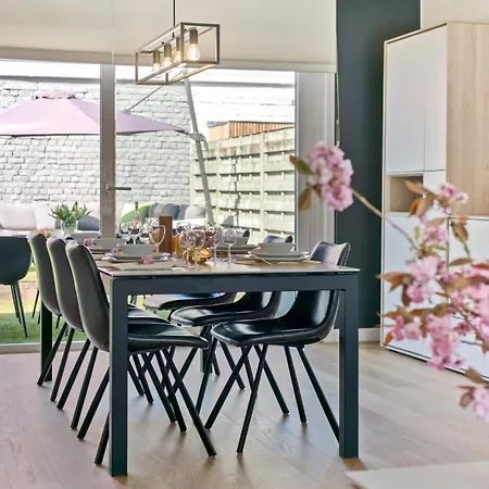 Huswell - Summer-house With Sunny Garden Nearby Holiday home Knokke-Heist